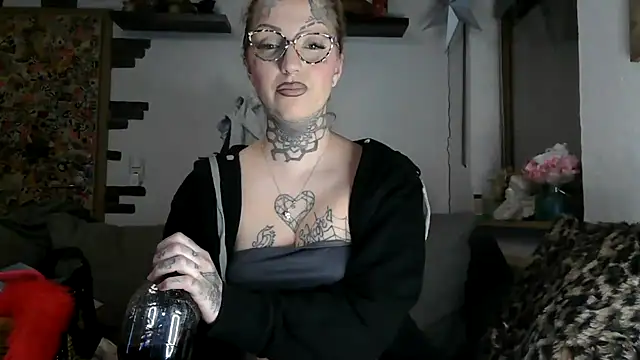 RoxxyInk online show from 8, 2, 2026