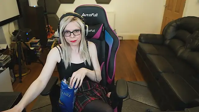 KelseyCobalt online show from 13, 2, 2025