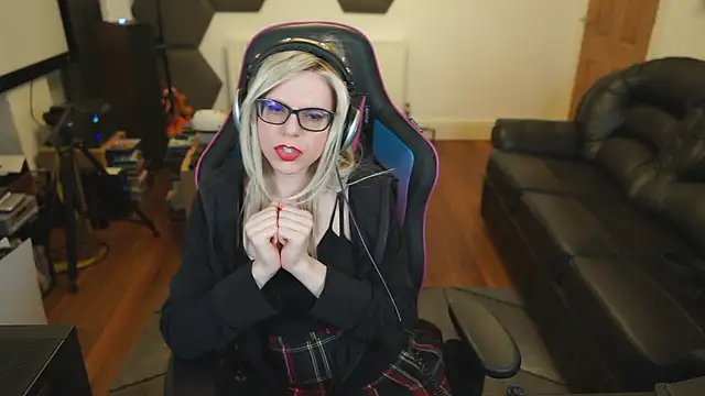 KelseyCobalt online show from 16, 2, 2025