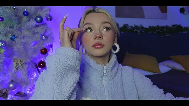 Snapshot of KristaBrooks chatting on 12, 12, 2024 KristaBrooks online show from 12, 12, 2024