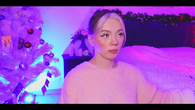 Snapshot of KristaBrooks chatting on 15, 12, 2024 KristaBrooks online show from 15, 12, 2024