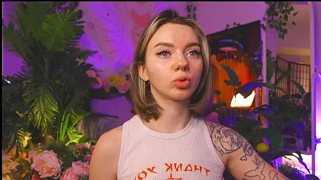 Snapshot of KristaBrooks chatting on 23, 2, 2025 KristaBrooks online show from 23, 2, 2025