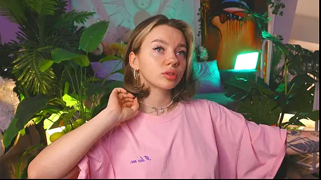 Snapshot of KristaBrooks chatting on 8, 3, 2025 KristaBrooks online show from 8, 3, 2025