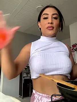 Snapshot of Afroditahott chatting on 10, 10, 2025 Afroditahott online show from 10, 10, 2025