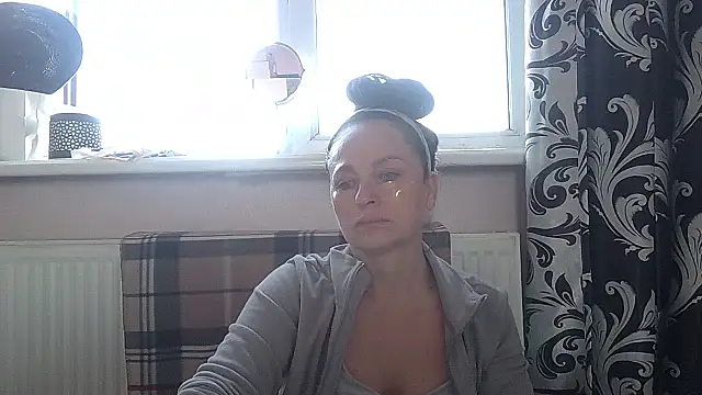 LindaStarS online show from 1, 5, 2026