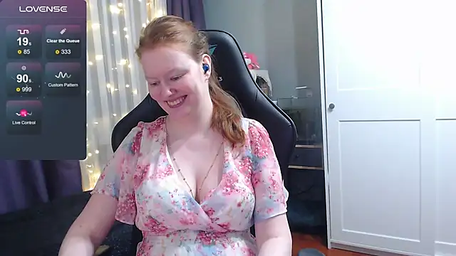 Lady Inari online show from 1, 3, 2025