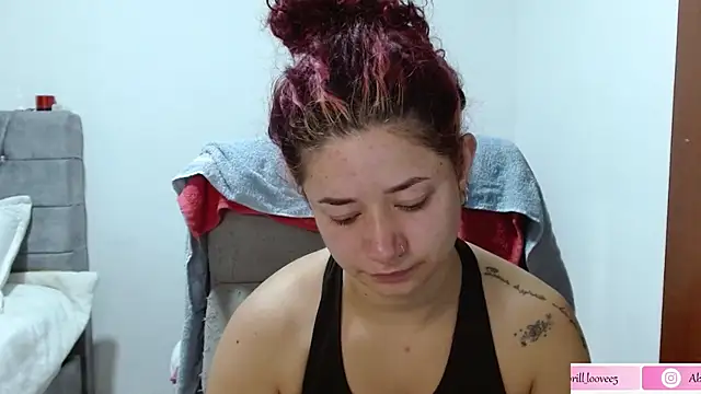 Snapshot of abril_love2 chatting on 3, 2, 2025 abril love2 online show from 3, 2, 2025