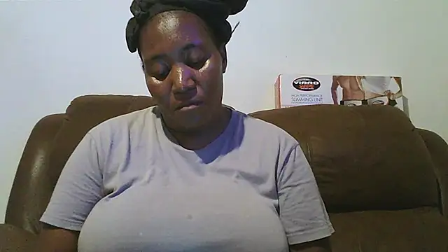 Snapshot of ebonytitts4u chatting on 9, 3, 2025 ebonytitts4u online show from 9, 3, 2025