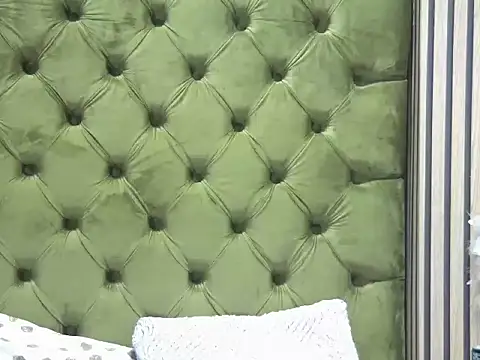 Snapshot of MissElisabeth chatting on 26, 4, 2026 MissElisabeth online show from 26, 4, 2026
