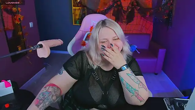 Yoki Shizuko online show from 13, 10, 2025