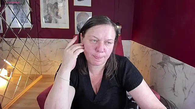 KellyPerfection online show from 3, 11, 2025