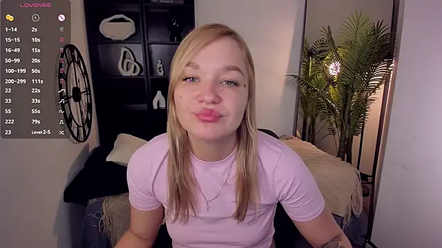 BellaDreamy online show from 17, 12, 2025