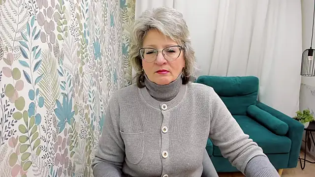 Snapshot of EvelynJoyful chatting on 9, 2, 2026 EvelynJoyful online show from 9, 2, 2026