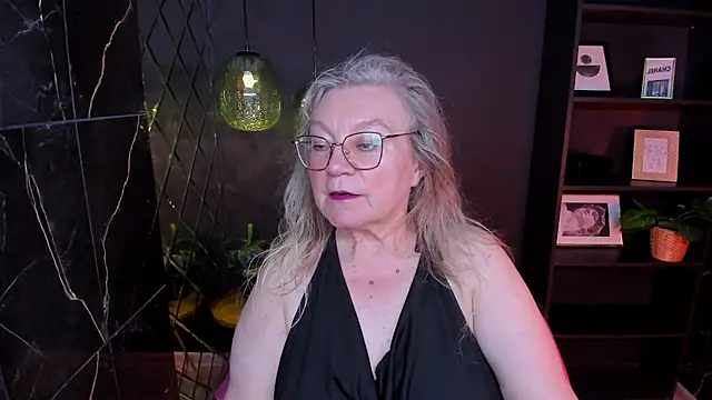 Snapshot of NataliMellow chatting on 4, 7, 2026 NataliMellow online show from 4, 7, 2026