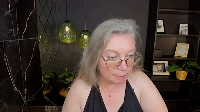Snapshot of NataliMellow chatting on 5, 8, 2026 NataliMellow online show from 5, 8, 2026