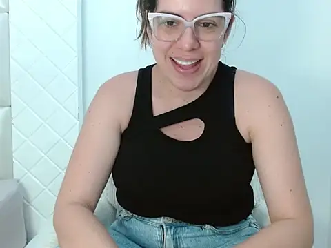 ashlymoon online show from 29, 6, 2026