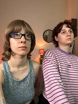 Snapshot of Jitoon_Exe chatting on 19, 10, 2025 Jitoon Exe online show from 19, 10, 2025