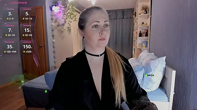 SweetLanna online show from 6, 1, 2025