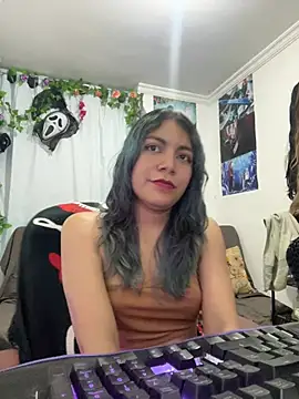 Snapshot of VaioletUwU chatting on 8, 3, 2026 VaioletUwU online show from 8, 3, 2026