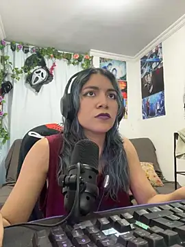 Snapshot of VaioletUwU chatting on 10, 3, 2026 VaioletUwU online show from 10, 3, 2026