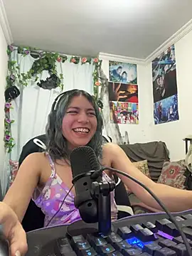 Snapshot of VaioletUwU chatting on 17, 3, 2026 VaioletUwU online show from 17, 3, 2026