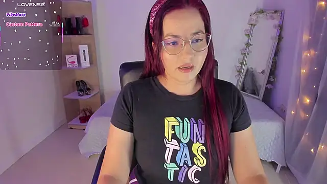 Snapshot of anastasia_bee chatting on 4, 3, 2025 anastasia bee online show from 4, 3, 2025