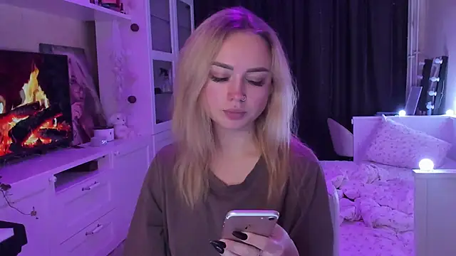 MaryDreaminess online show from 13, 10, 2025