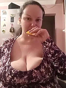 BustyLadyAlma online show from 17, 2, 2026