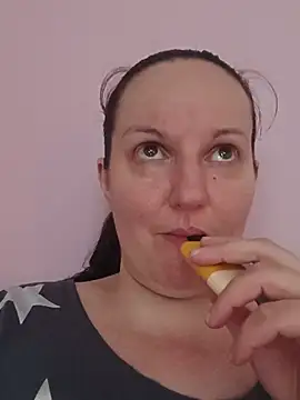 BustyLadyAlma online show from 4, 7, 2026