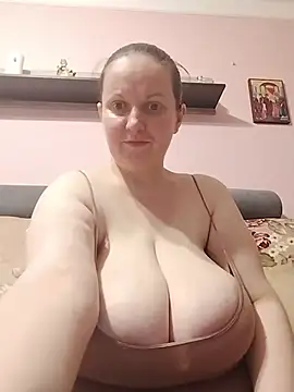 BustyLadyAlma online show from 20, 7, 2026