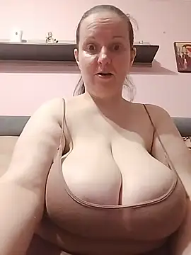BustyLadyAlma online show from 7, 8, 2026