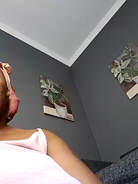 SWEETDOLLY29XX online show from 5, 2, 2026