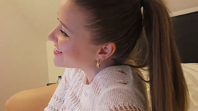 Snapshot of Neonstar chatting on 15, 3, 2025 Neonstar online show from 15, 3, 2025