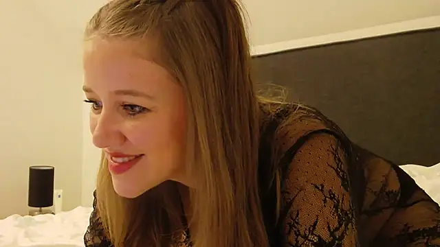 Snapshot of Neonstar chatting on 16, 3, 2025 Neonstar online show from 16, 3, 2025