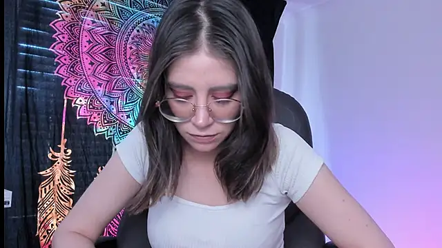 HazelKush online show from 10, 1, 2025