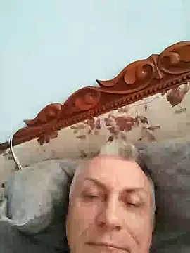  lady red  online show from 11, 3, 2026