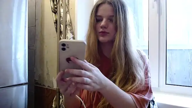 Snapshot of -MimmiLissa- chatting on 7, 10, 2025 -MimmiLissa- online show from 7, 10, 2025