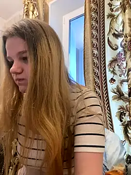 Snapshot of -MimmiLissa- chatting on 12, 11, 2025 -MimmiLissa- online show from 12, 11, 2025