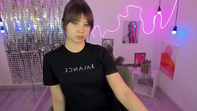 ElizaMild online show from 2, 3, 2025