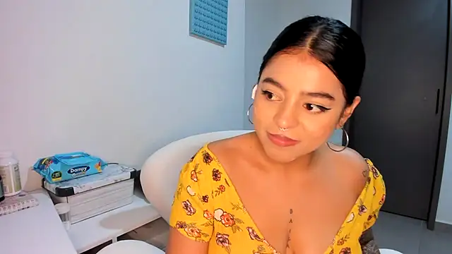 Naiara sex online show from 1, 3, 2025