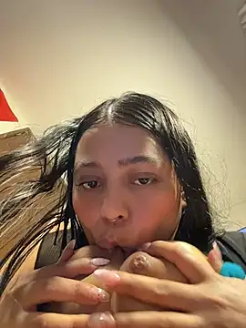 Naiara sex online show from 20, 7, 2026