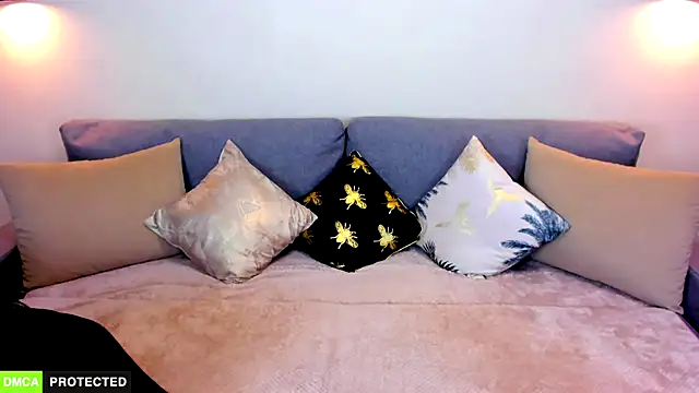 TheWoman   online show from 6, 3, 2025