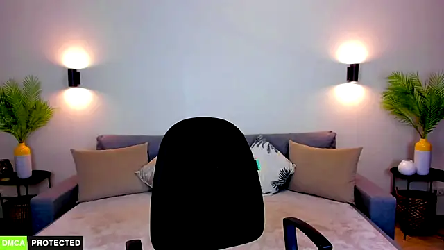 TheWoman   online show from 7, 5, 2026