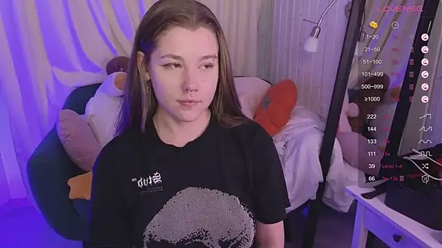 Snapshot of Mira_Falls chatting on 27, 5, 2026 Mira Falls online show from 27, 5, 2026