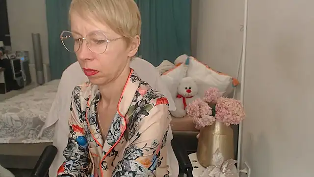 LuxuryNika online show from 30, 6, 2026