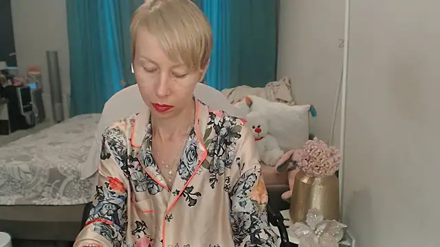 LuxuryNika online show from 2, 7, 2026