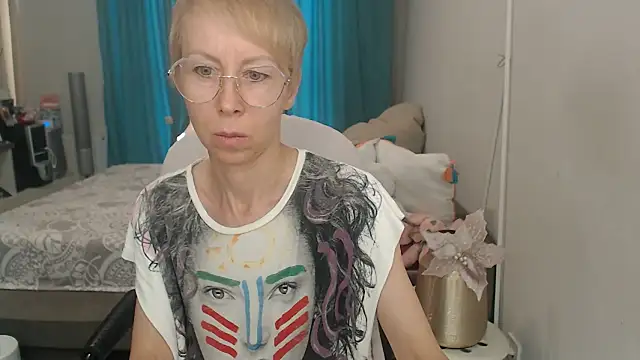 LuxuryNika online show from 5, 7, 2026
