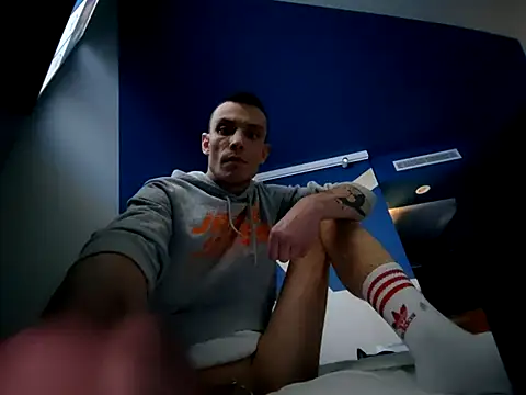 Snapshot of malpka25 chatting on 3, 10, 2025 malpka25 online show from 3, 10, 2025