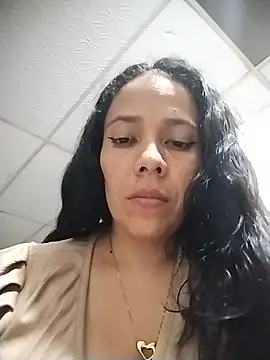 Bootycallhot online show from 24, 7, 2026