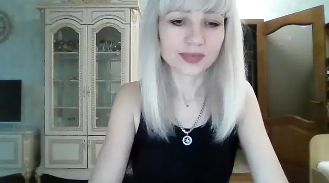 Snapshot of BarbaraKim chatting on 8, 1, 2025 BarbaraKim online show from 8, 1, 2025